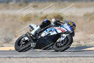 media/Oct-05-2025-CVMA (Sun) [[beeef4f201]]/Race 5-Amateur Supersport Open (Holeshot)/